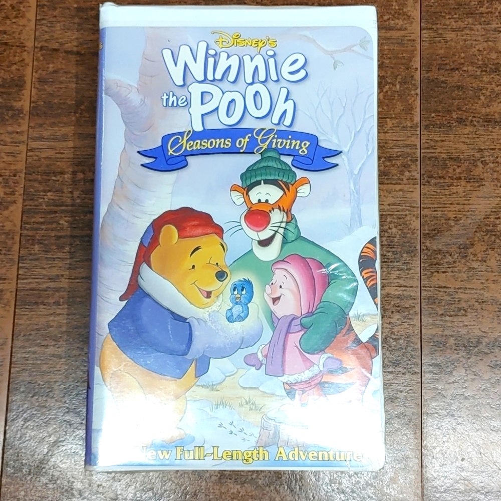 New unopened VHS movie Disney Winnie the pooh seasons of giving